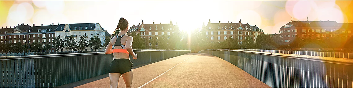 © Composed by Lilly using following stock.adobe.com images: Runner: Flamingo Images; Light: nata777_7. Posed by a model